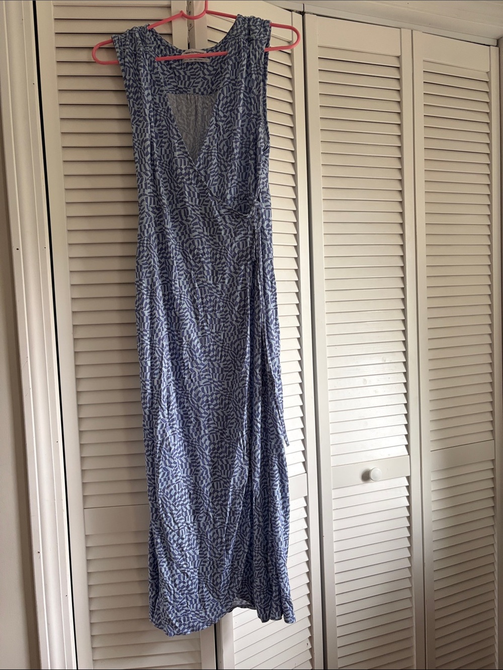 Urban Outfitters Blue Patterned V-Neck Maxi Dress